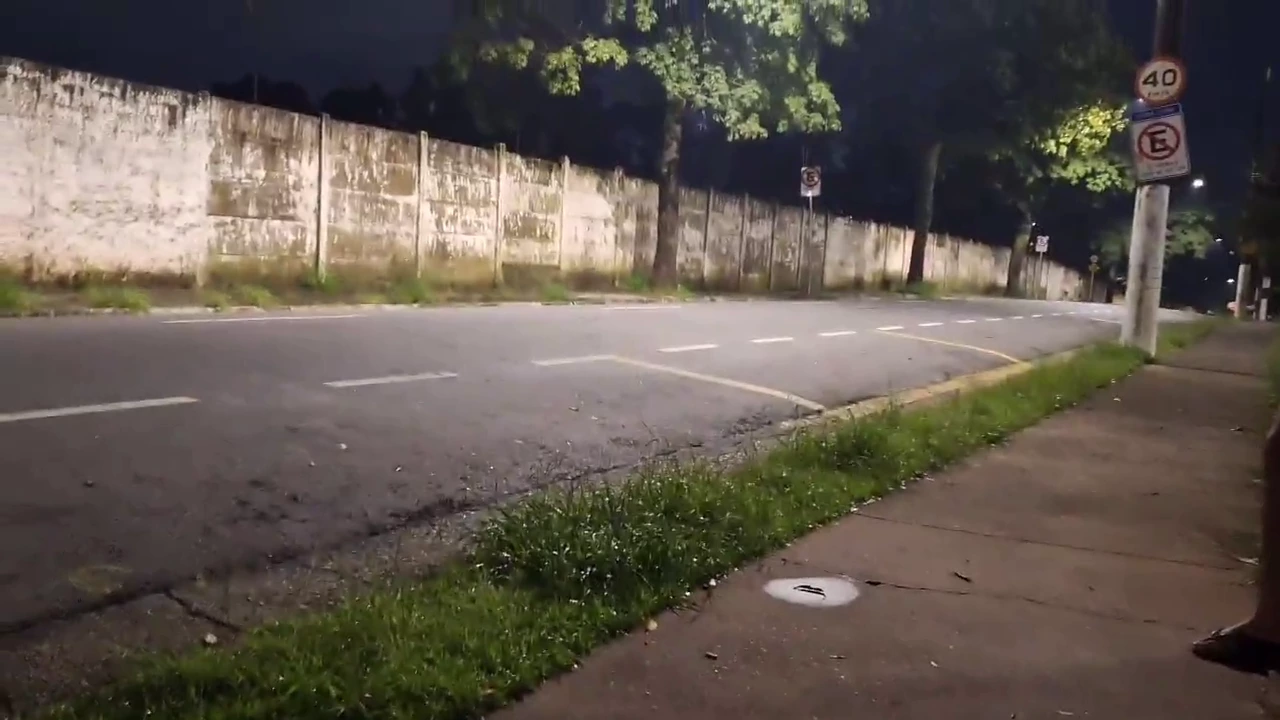 Taking a risk with a stunning stranger at the bus stop porn video